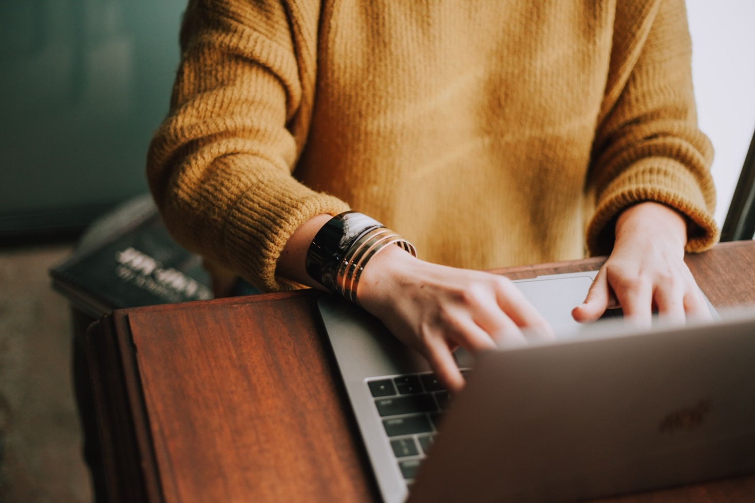 How Career Resources Can Boost Your Dubai Job Hunt